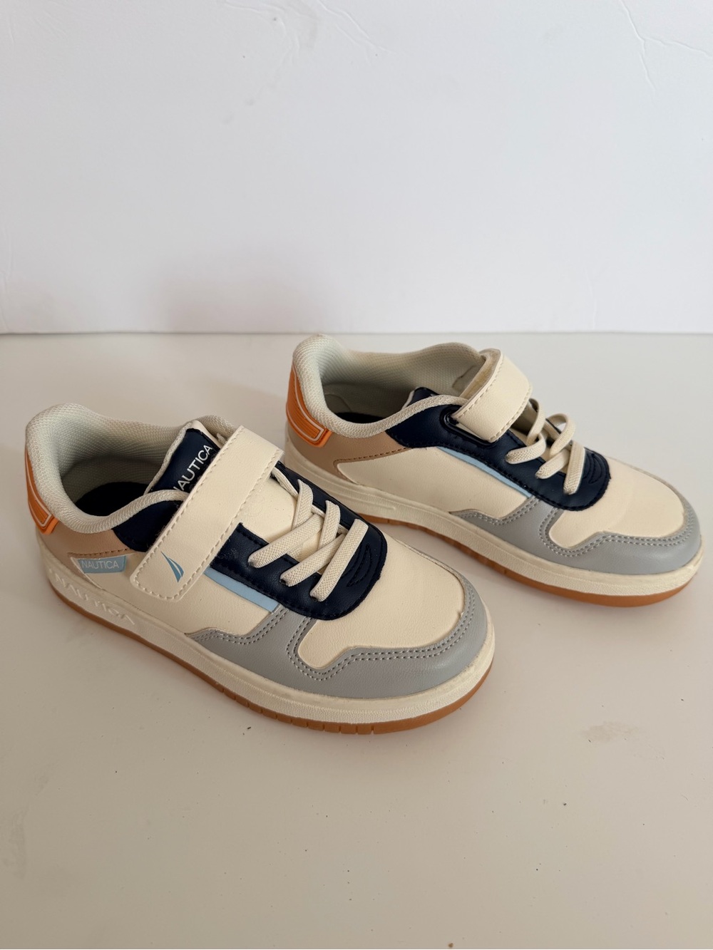 Nautica Kids Cream, Navy & Gray Low-Top Sneakers
